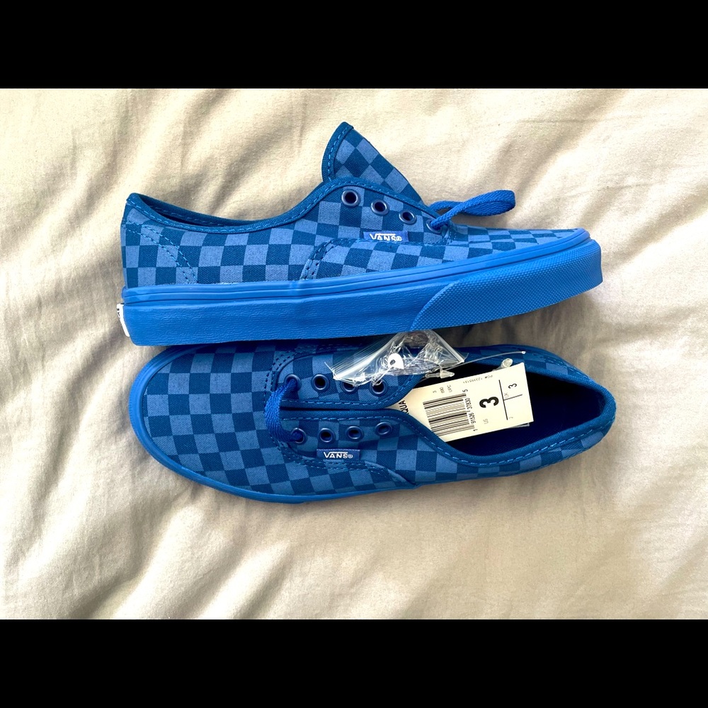 Kids cobalt checkered vans